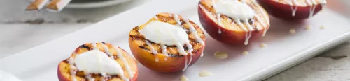 Cazuela de Tostada Francesa de Durazno y Almendras