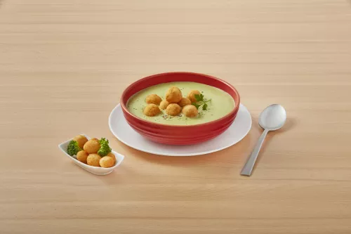 Crema de brócoli con bolas de patata