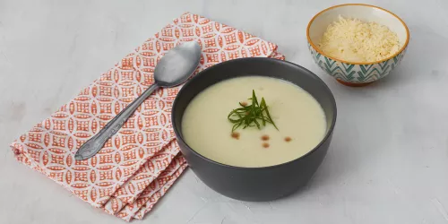 Crema de cebolla y puerro con crema de leche