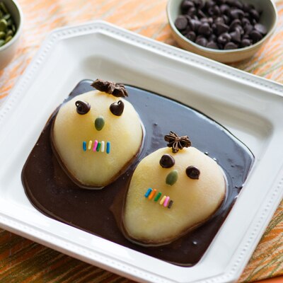 Calavera de Peras en Salsa de Chocolate y Café