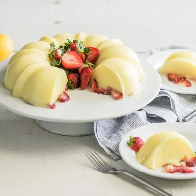 Gelatina Cremosa de Limonada y Fresa