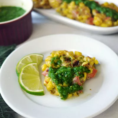 Tortitas de Elote con Salsa Fresca de Chile Verde