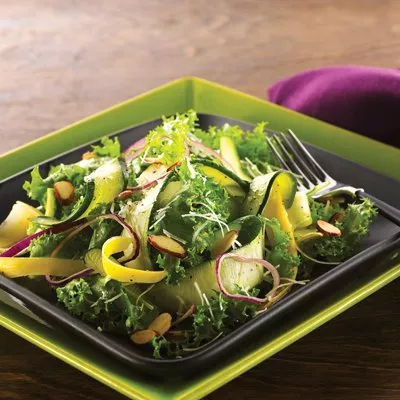 Ensalada de Cintas de Calabacita Verde y Calabacita Amarilla