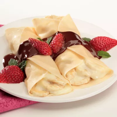 Crepas de Banana (Plátano) con Salsa de la Abuelita