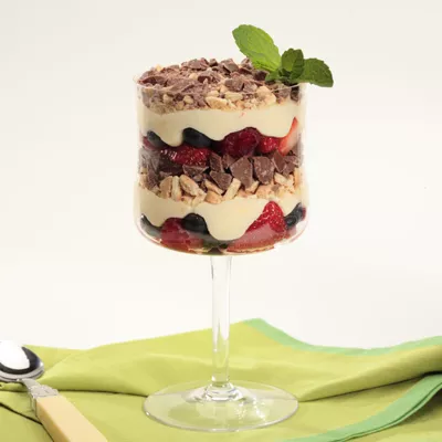 Postre de Frutas con Crema de Naranja