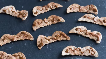 Cazuela de Tostada Francesa de Durazno y Almendras