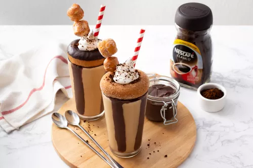 Batido extremo de café y donas