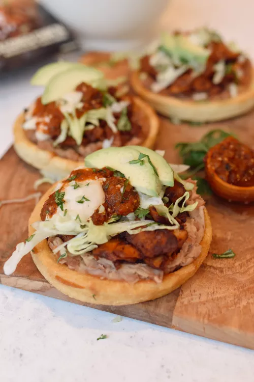 Chik'n Sopes Vegano Mexicano