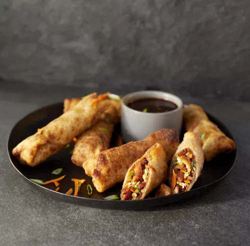 Rollos de huevo con melaza Gochujang Chikn