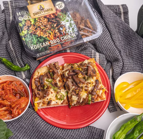 Korean BBQ Chik'n Pan Pizza