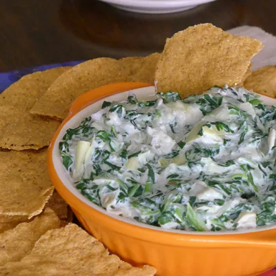 Slow Cooker Spinach Artichoke Dip