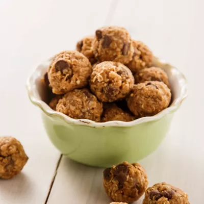 No-Bake Peanutty Granola Bites