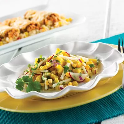 Ensalada de Mango, Jicama y Maíz