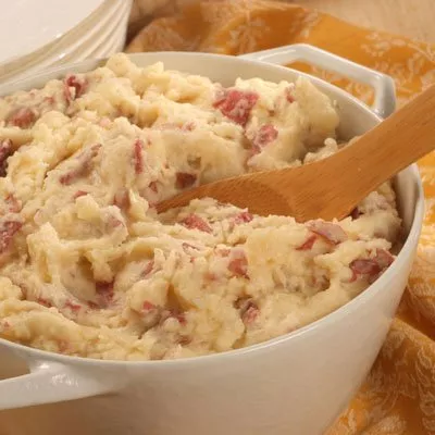 Creamy Smashed Red Potatoes with Cheese